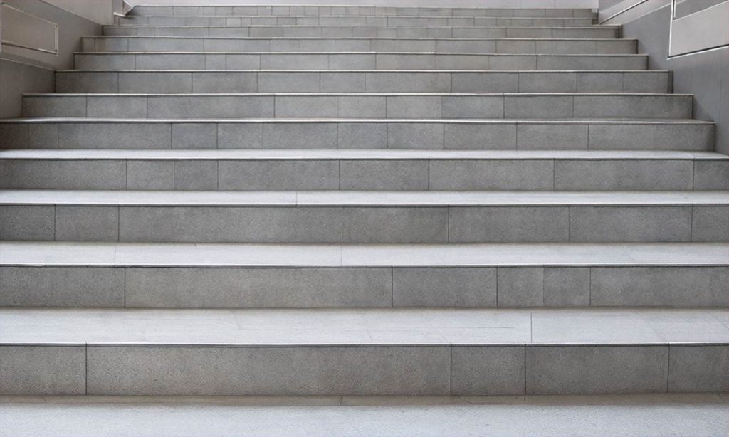 Błędy na etapie projektowania schodów, których warto uniknąć